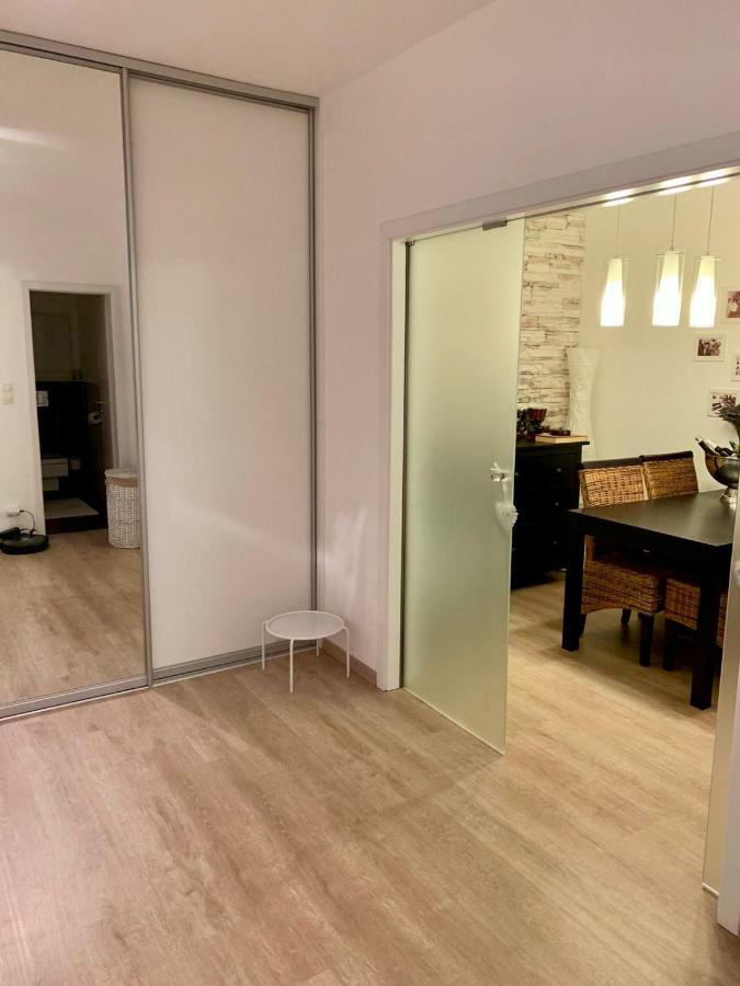 Cozy, Beautiful View, Parking, 1 Stop By Train To Old Town Bratislava Exterior photo